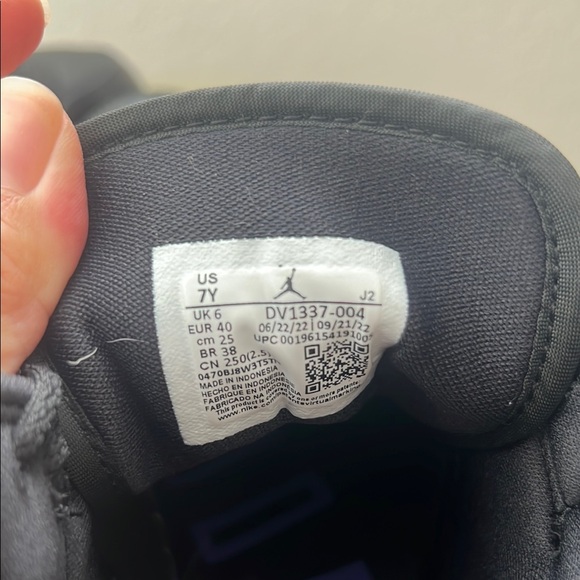 Air Jordan 1 Mid 👟 - Picture 7 of 7